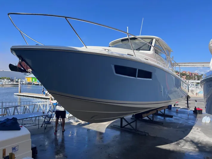  Yacht Photos Pics 2023 PURSUIT 355 OS - Image 4