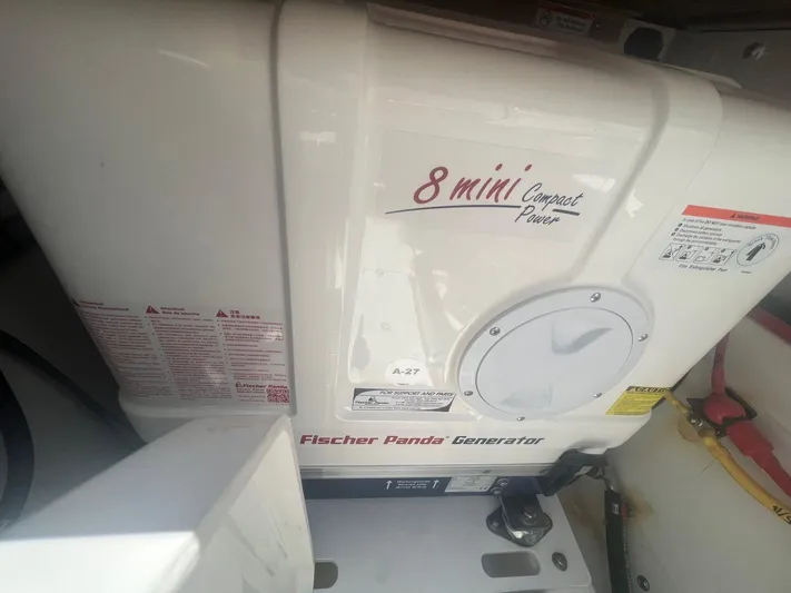  Yacht Photos Pics 2023 PURSUIT 355 OS - Image 25