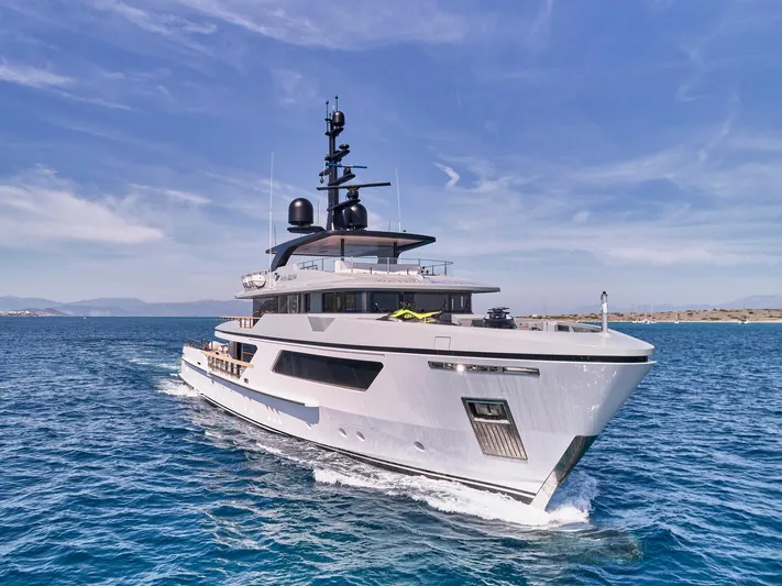 Para Bellum Yacht Photos Pics 2023 Sanlorenzo 500EXP yacht cruising on open water under a clear blue sky.