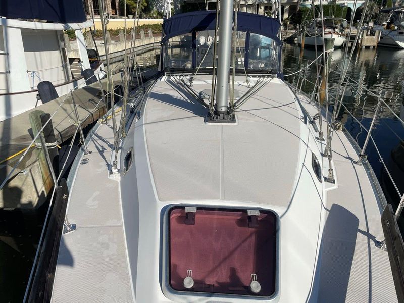 2011 Catalina 355