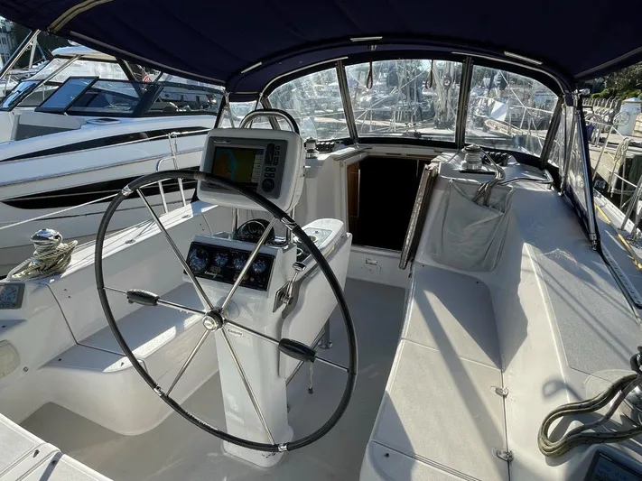 Silken Raider Yacht Photos Pics 