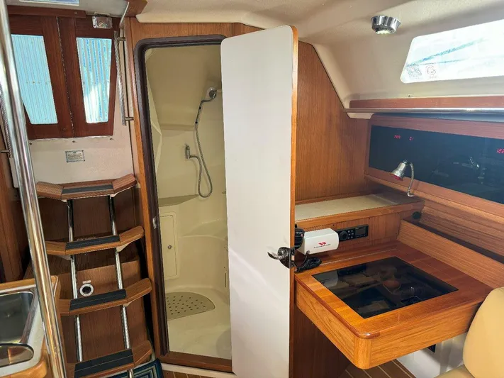 Silken Raider Yacht Photos Pics 