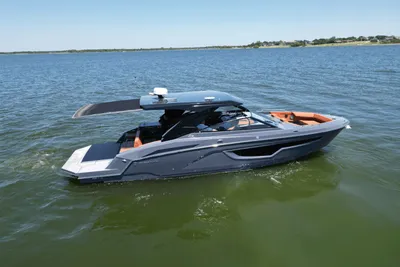 Cruisers Yachts 34GLS I/O SOUTH BEACH