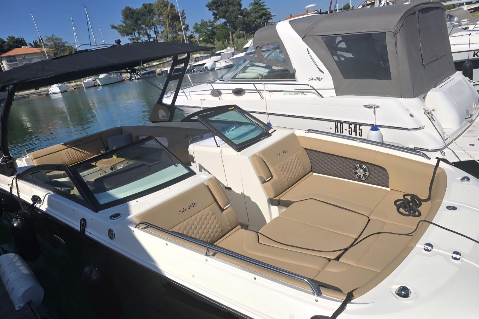 2024 Sea Ray SDX 290 Outboard