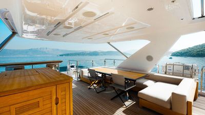 Yacht