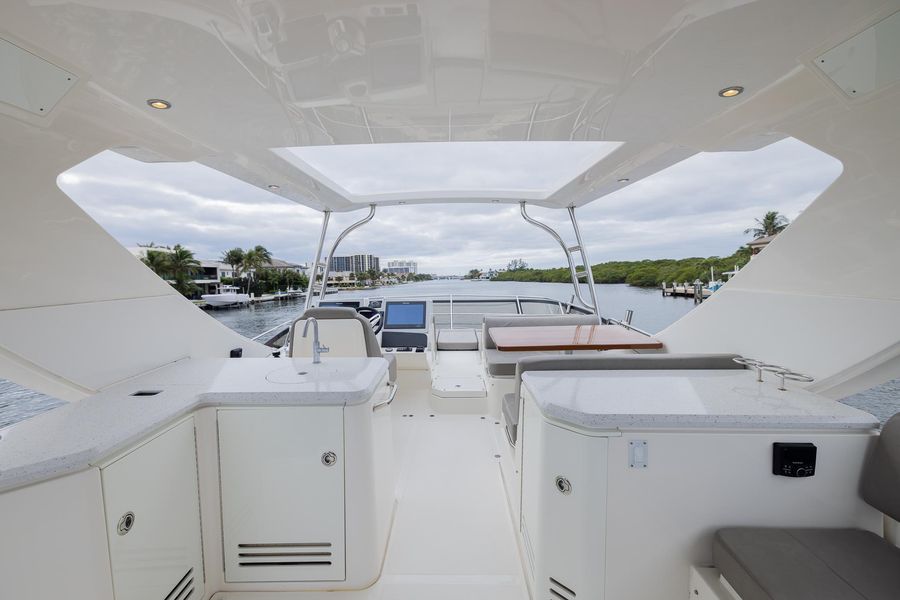 2017 Sea Ray Flybridge