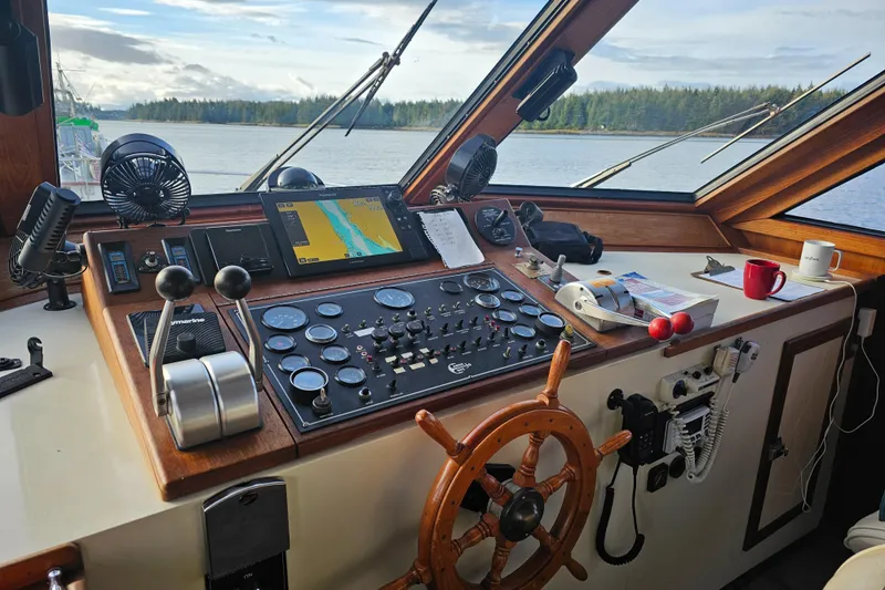 Bin Der Dun Dat Too Yacht Photos Pics 