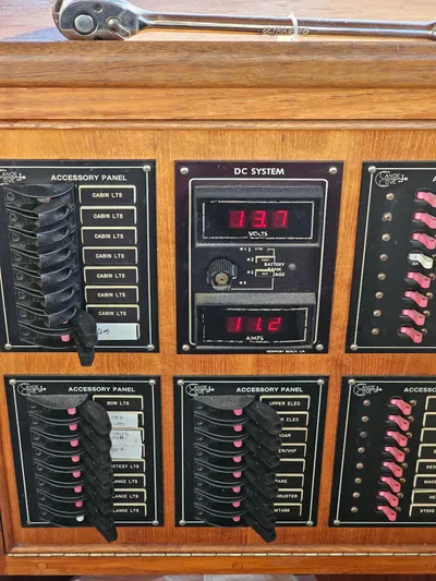 Bin Der Dun Dat Too Yacht Photos Pics 