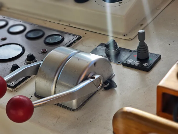 Bin Der Dun Dat Too Yacht Photos Pics 