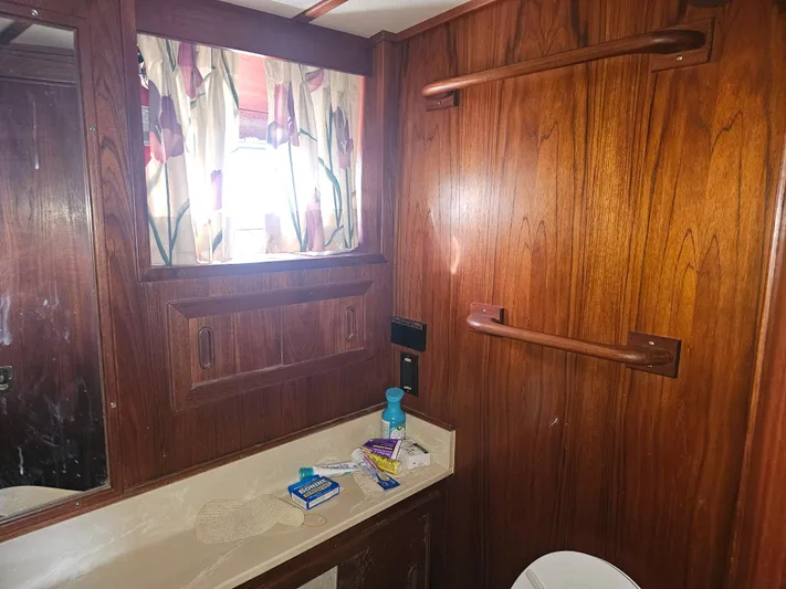 Bin Der Dun Dat Too Yacht Photos Pics 