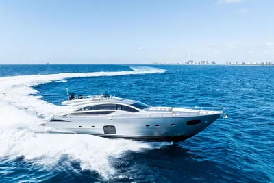 2017 Pershing 82