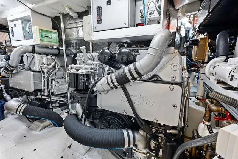 Phoenix Rising Yacht Photos Pics 