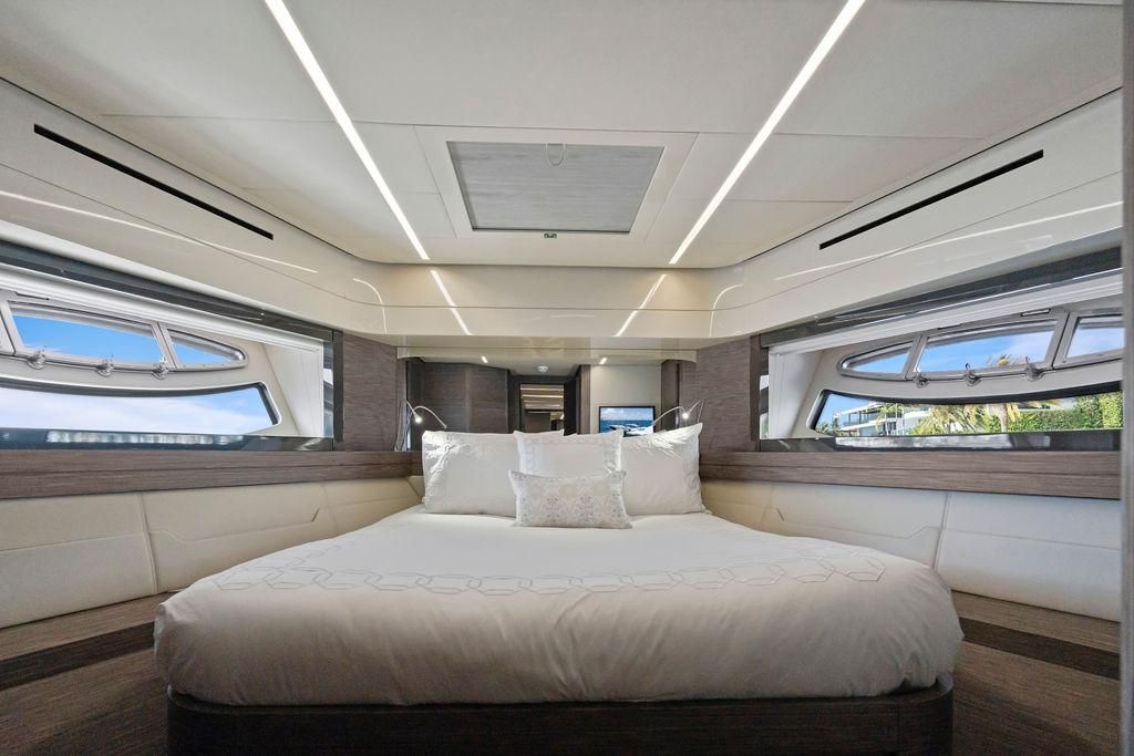 2017 Pershing 82 