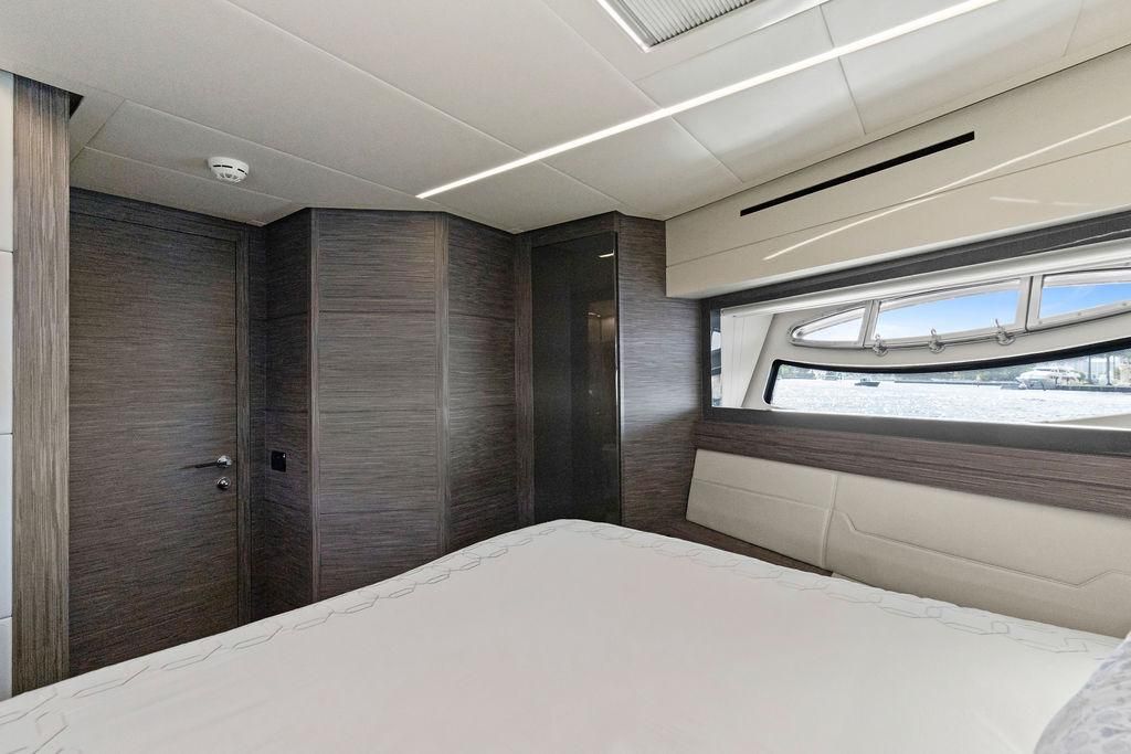 2017 Pershing 82 