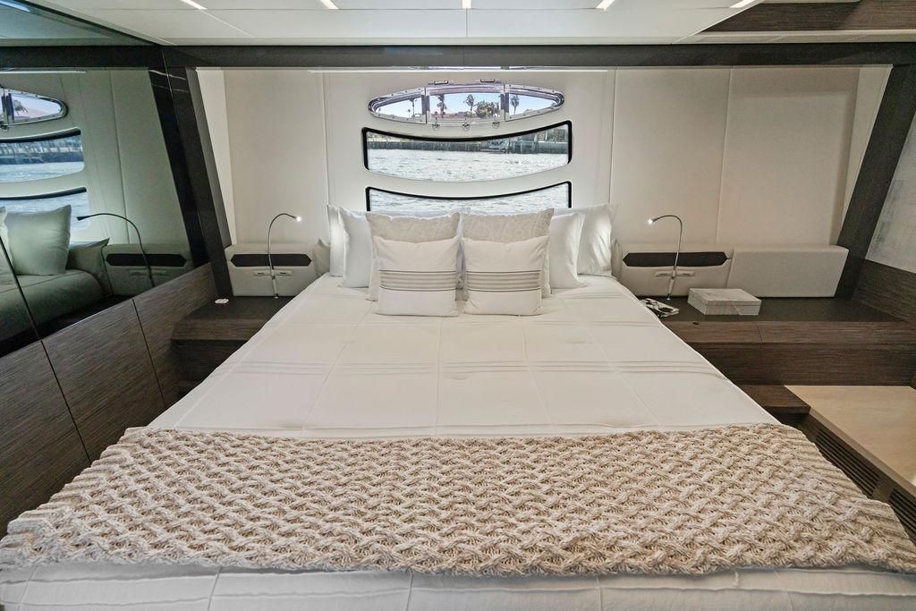 2017 Pershing 82 