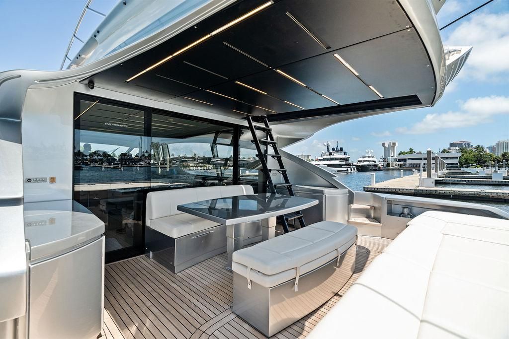 2017 Pershing 82 