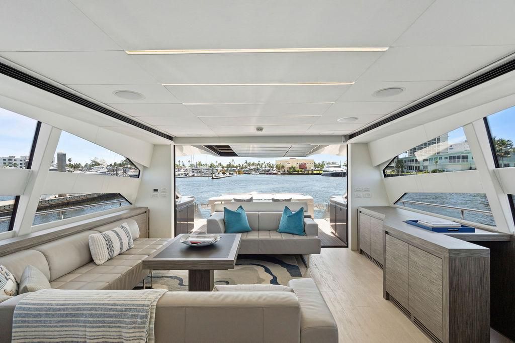 2017 Pershing 82 
