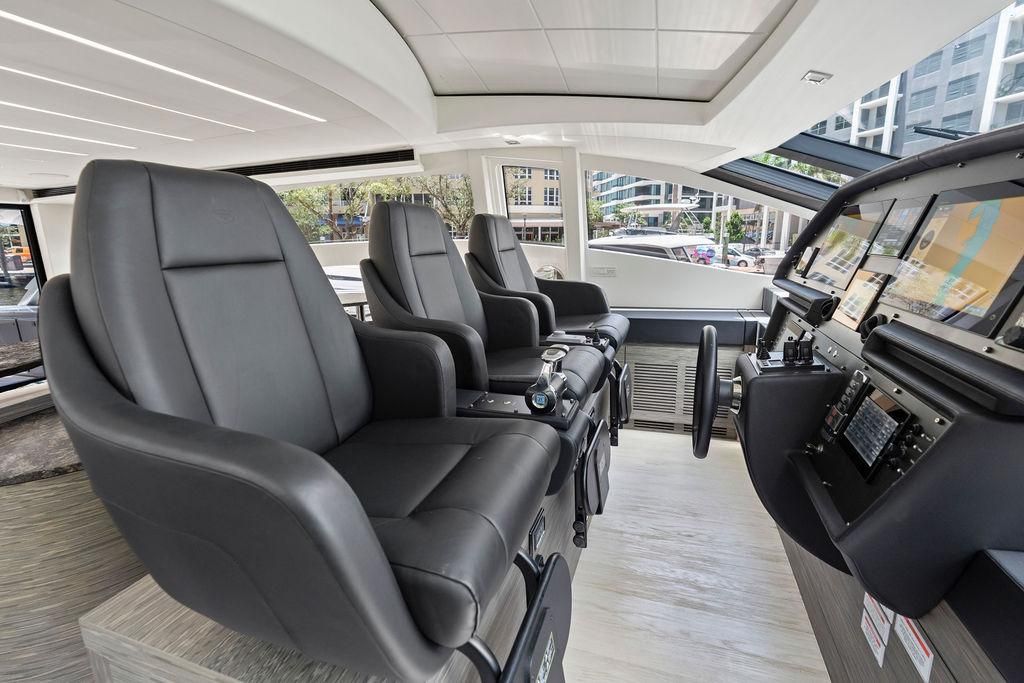 2017 Pershing 82 