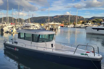 2015 Axopar 28 Cabine