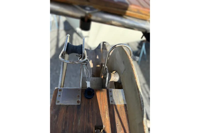 Via Yacht Photos Pics Close-up of a 2004 Caliber 40LRC boat's deck hardware and fittings.