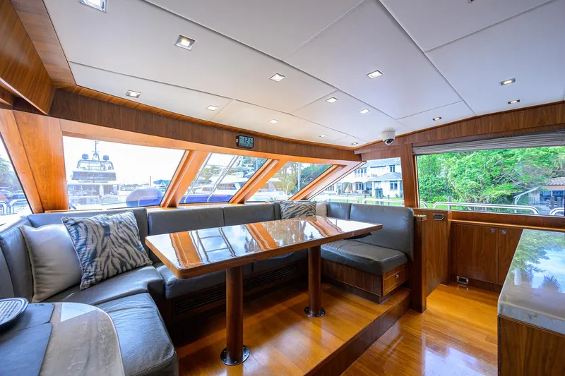 Second Amendment Yacht Photos Pics Hargrave 100 Second Amendment- Dinette