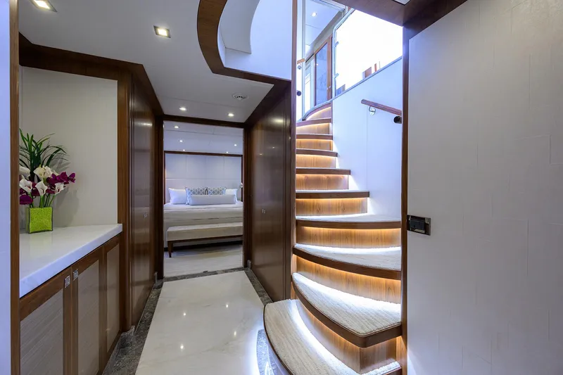 Second Amendment Yacht Photos Pics Hargrave 100 Second Amendment- Port Foyer