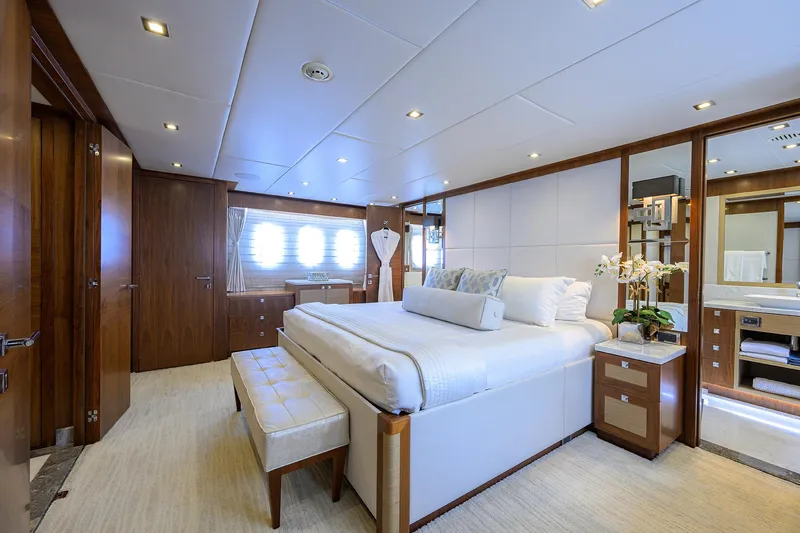 Second Amendment Yacht Photos Pics Hargrave 100 Second Amendment- Master Stateroom