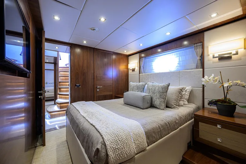 Second Amendment Yacht Photos Pics Hargrave 100 Second Amendment- Forward Stateroom