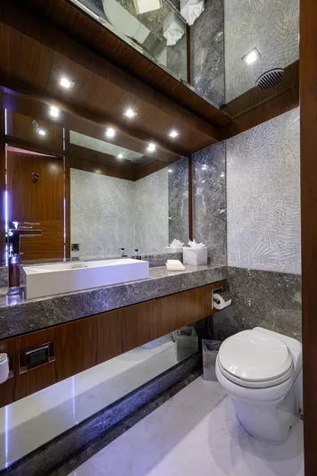 Second Amendment Yacht Photos Pics Hargrave 100 Second Amendment- Day Head