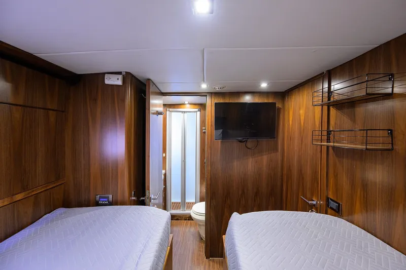 Second Amendment Yacht Photos Pics Hargrave 100 Second Amendment- Crew Quarters