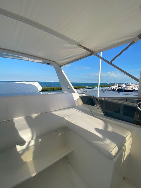 1994 Hatteras 70 Cockpit Motor Yacht