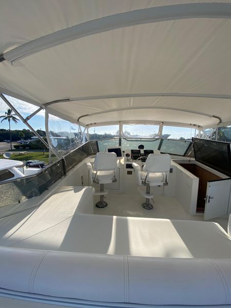 1994 Hatteras 70 Cockpit Motor Yacht