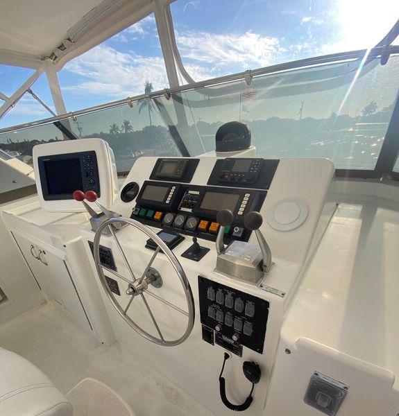 1994 Hatteras 70 Cockpit Motor Yacht