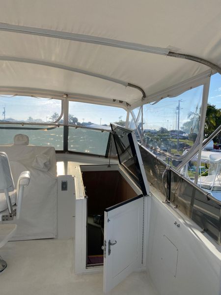 1994 Hatteras 70 Cockpit Motor Yacht