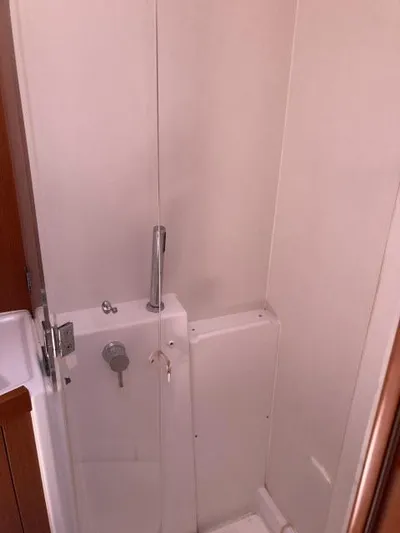 Adelie Yacht Photos Pics 