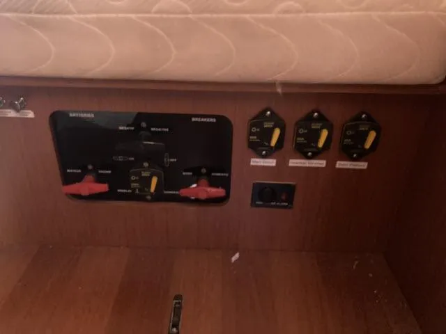 Adelie Yacht Photos Pics 