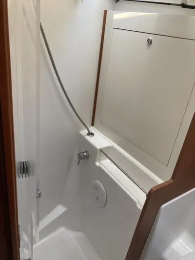 Adelie Yacht Photos Pics 