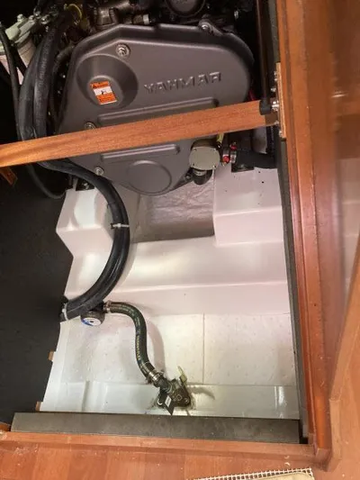 Adelie Yacht Photos Pics 