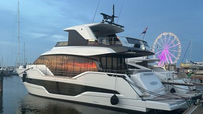 Yacht
