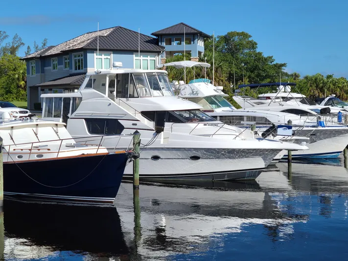 Slow And Easy Yacht Photos Pics 