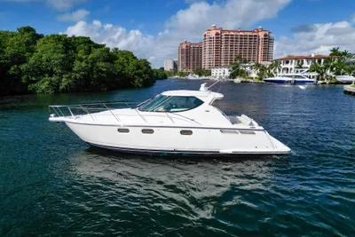 Tiara Yachts 3900 Sovran