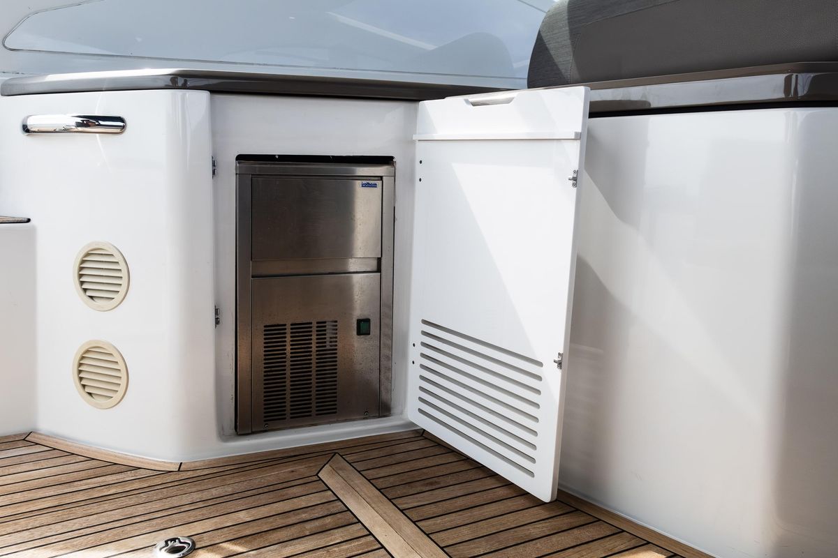 2019 Azimut 43 