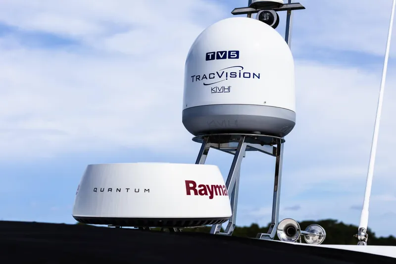 Amici Yacht Photos Pics Azimut Atlantis 43 yacht radar and satellite equipment, 2019 model, featuring Raymarine and TracVision systems.