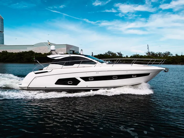 Amici Yacht Photos Pics 2019 Azimut Atlantis 43 yacht cruising on a sunny day.