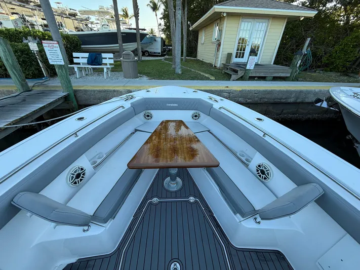  Yacht Photos Pics 2021 Everglades 435 Cc - Image 27
