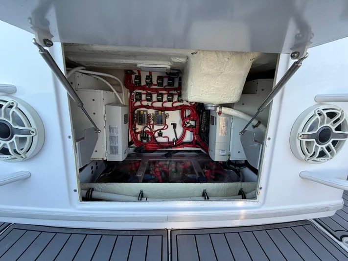  Yacht Photos Pics 2021 Everglades 435 Cc - Image 23