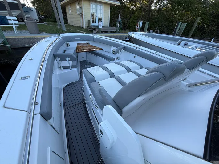  Yacht Photos Pics 2021 Everglades 435 Cc - Image 25