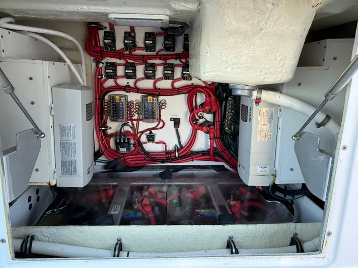  Yacht Photos Pics 2021 Everglades 435 Cc - Image 24