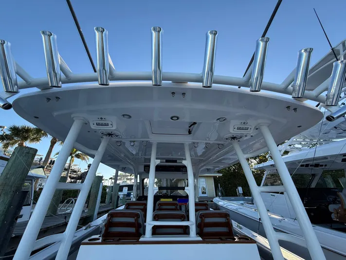  Yacht Photos Pics 2021 Everglades 435 Cc - Image 16