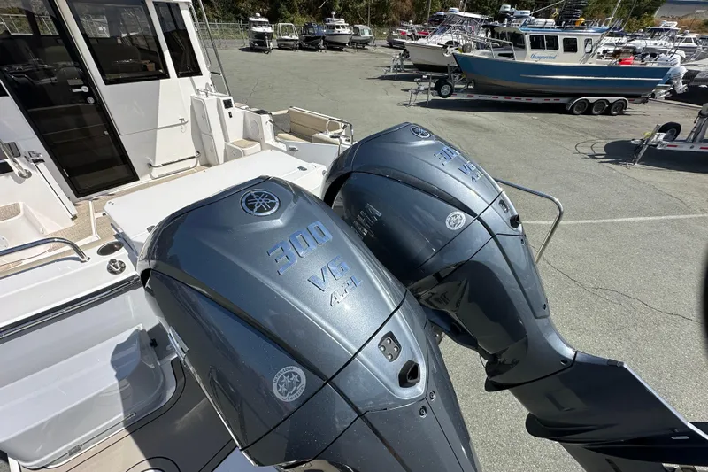  Yacht Photos Pics Twin Yamaha 300 V6 engines on a 2026 Cutwater C-32 C boat.